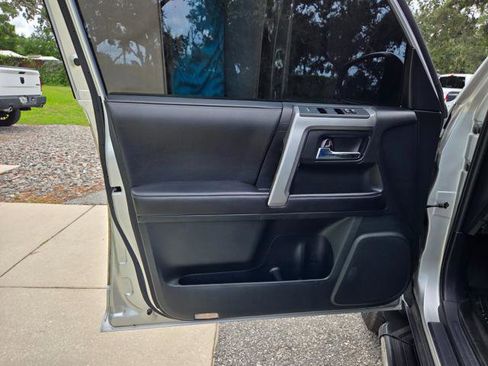 Used 2016 Toyota 4Runner SR5 image 24