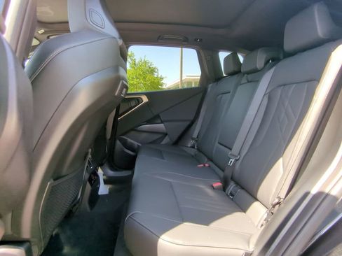 Used 2025 BMW X3 xDrive30i w/ Convenience Package image 12