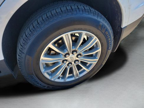 Used 2018 Cadillac XT5 Luxury w/ Driver Awareness Package image 5