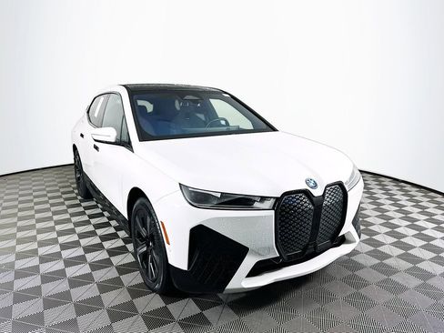Used 2023 BMW iX xDrive50 w/ Sport Package image 2