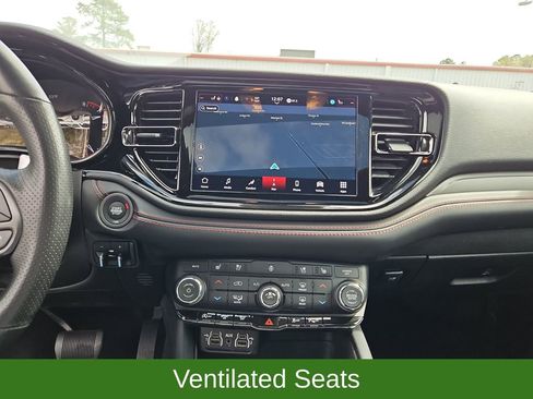 Used 2024 Dodge Durango GT AWD/4WD image 16
