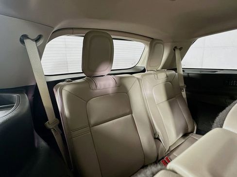 Used 2022 Lincoln Aviator AWD w/ Premium Package image 29