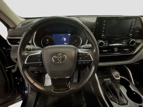 Used 2021 Toyota Highlander XLE image 13