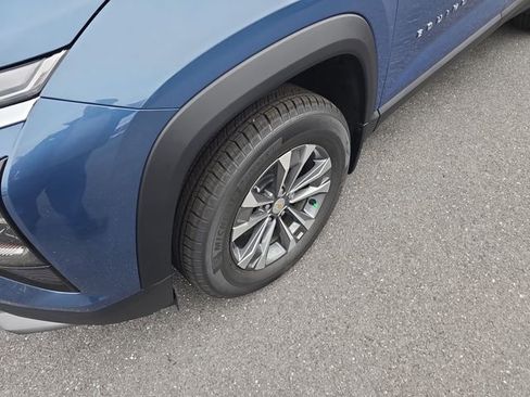 New 2026 Chevrolet Equinox LT w/ LPO, Floor Liner Package image 9