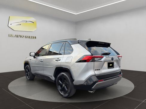 Used 2019 Toyota RAV4 XSE image 5