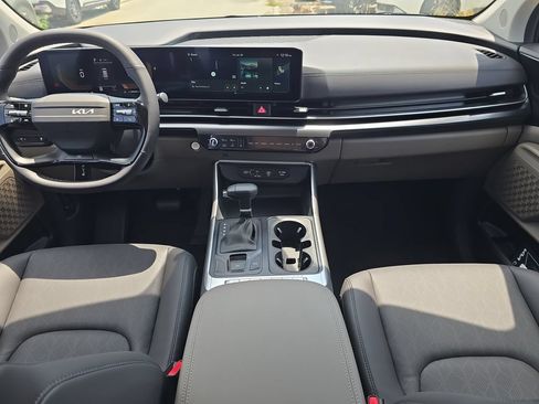 New 2027 Kia Carnival FWD image 12
