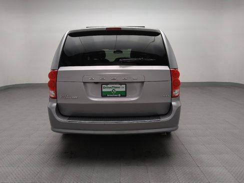 Used 2020 Dodge Grand Caravan SXT image 7
