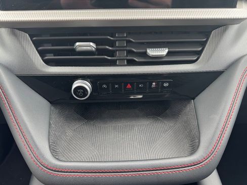 Used 2025 Ford Explorer ST-Line w/ ST-Line Street Pack image 12