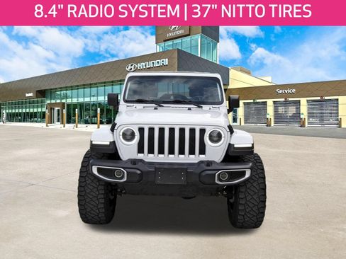 Used 2019 Jeep Wrangler Unlimited Sahara AWD/4WD image 2