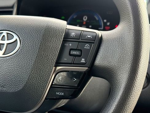 Used 2025 Toyota Camry LE image 27