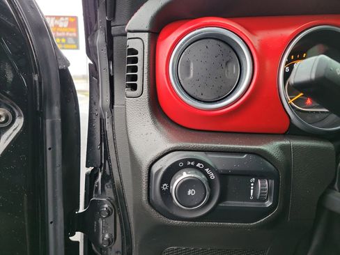 Used 2023 Jeep Wrangler Unlimited Rubicon w/ LED Lighting Group image 20