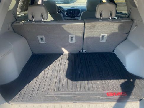 Used 2020 GMC Terrain Denali w/ Denali Premium Package FWD image 9