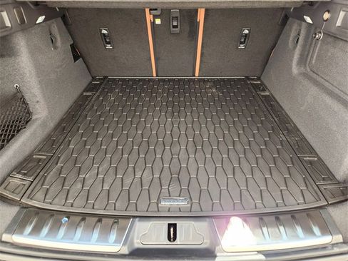 Used 2026 Jaguar F-PACE R-Dynamic S image 23