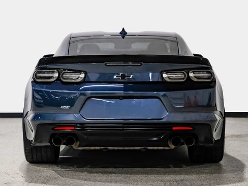 Used 2019 Chevrolet Camaro SS RWD image 7