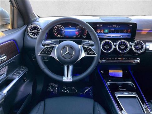 Used 2026 Mercedes-Benz GLB 250 image 18