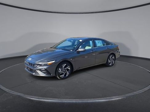 New 2026 Hyundai Elantra Limited FWD image 5