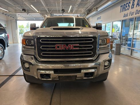 Used 2017 GMC Sierra 3500 SLT w/ Duramax Plus Package AWD/4WD image 2