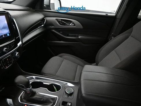 Used 2023 Chevrolet Traverse LT image 13