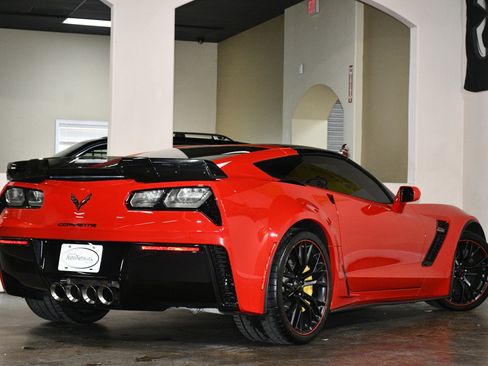 Used 2017 Chevrolet Corvette Z06 w/ Z07 Performance Package image 5