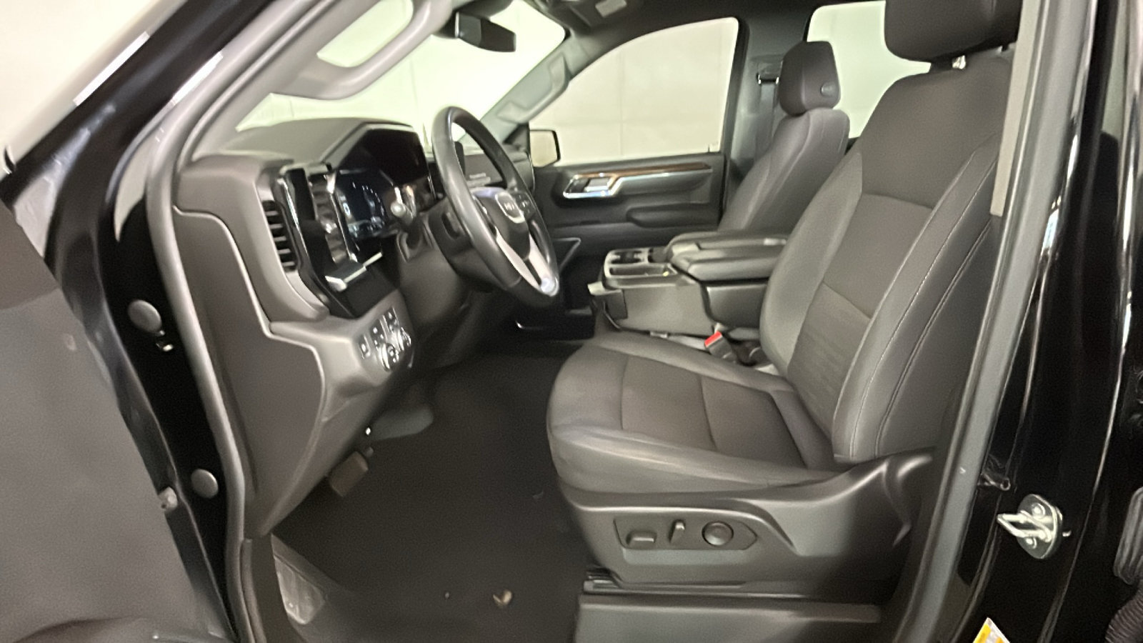 Used 2023 GMC Sierra 1500 Elevation AWD/4WD image 13