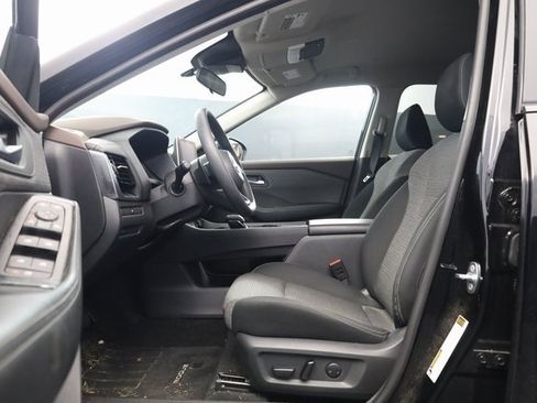 Used 2023 Nissan Rogue SV image 11