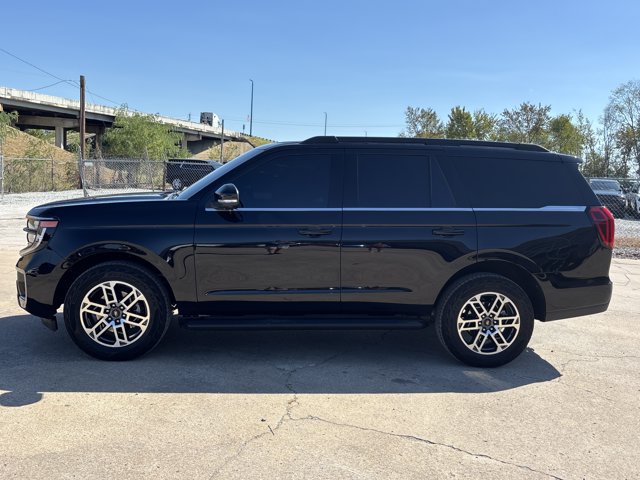 Used 2026 Ford Expedition Active AWD/4WD image 12