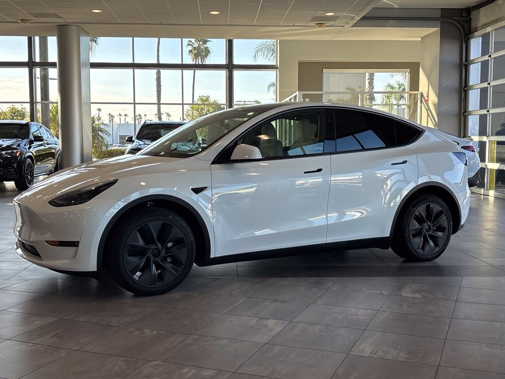 Used 2025 Tesla Model Y Long Range AWD/4WD image 10