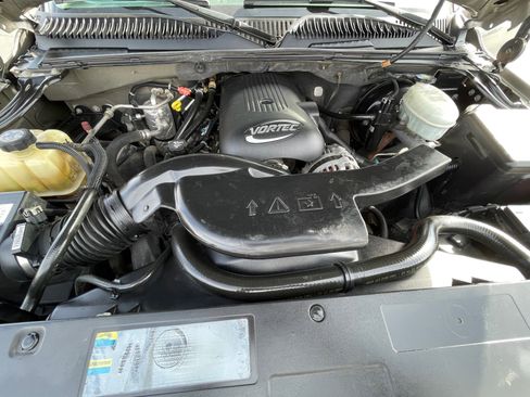 Used 2003 Chevrolet Suburban LS w/ LS Preferred Equipment Group image 25