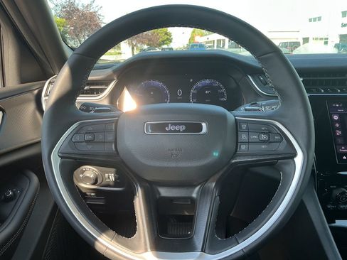 Certified 2025 Jeep Grand Cherokee L Laredo w/ Luxury Tech Group I AWD/4WD image 17