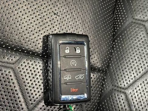 Used 2023 Jeep Grand Wagoneer Series III AWD/4WD image 21
