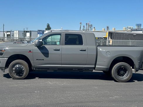 New 2026 RAM 3500 Laramie AWD/4WD image 6