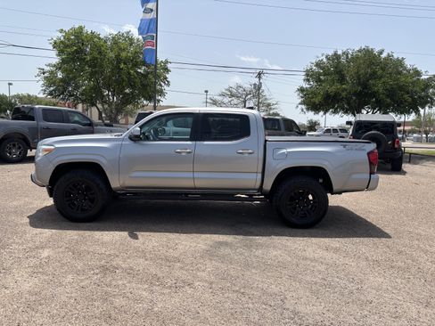 Used 2021 Toyota Tacoma SR w/ SR Convenience Package RWD image 2