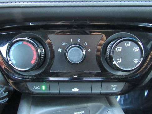 Used 2018 Honda HR-V LX image 42