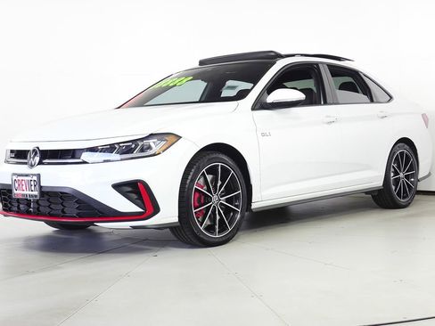 Used 2025 Volkswagen Jetta GLI Autobahn image 2