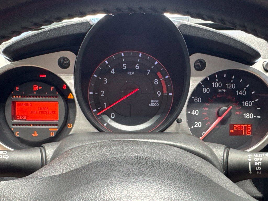 Used 2016 Nissan 370Z Coupe RWD image 11