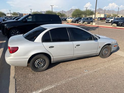 Used 2001 Saturn S-Series SL FWD image 4
