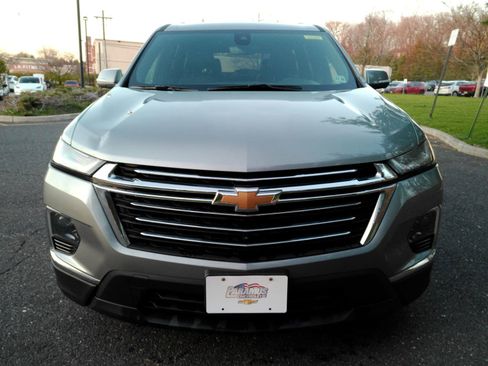 Certified 2023 Chevrolet Traverse LT w/ LT Premium Package AWD/4WD image 3