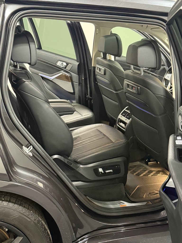 Used 2020 BMW X7 xDrive40i w/ Premium Package AWD/4WD image 10