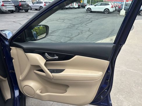 Used 2019 Nissan Rogue SL w/ Premium Package AWD/4WD image 31