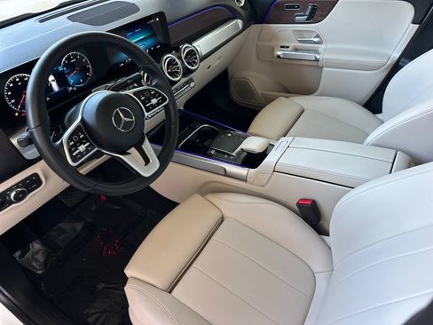 Used 2022 Mercedes-Benz GLB 250 4MATIC image 9