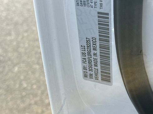 Used 2024 RAM 2500 Laramie image 29