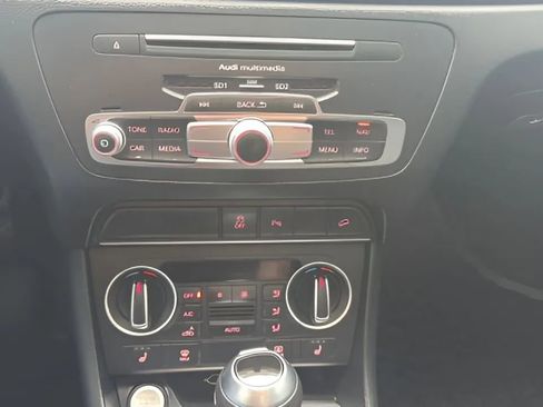 Used 2017 Audi Q3 2.0T Prestige w/ Prestige Package image 33