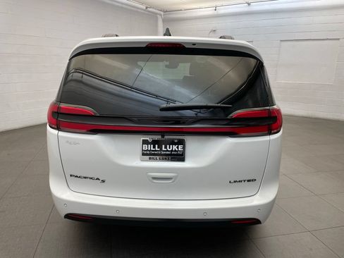 New 2027 Chrysler Pacifica Limited w/ S Appearance Package FWD image 4