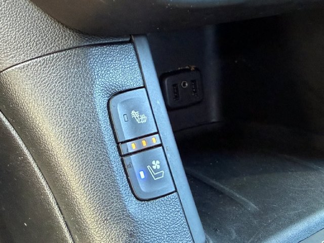 Used 2018 GMC Acadia Denali FWD image 32