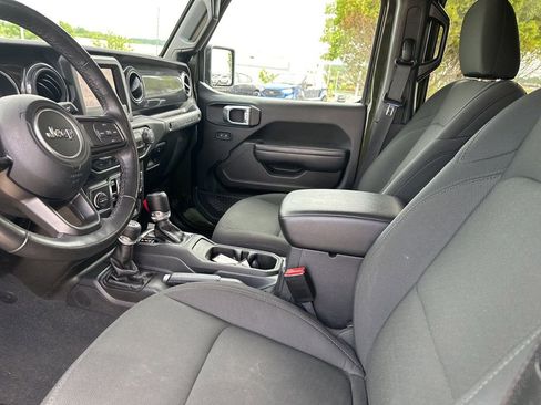 Used 2022 Jeep Wrangler Unlimited Sport AWD/4WD image 9