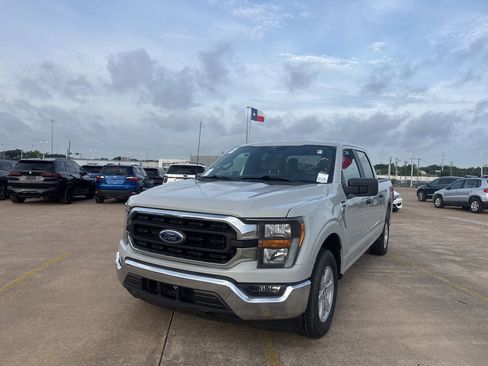 Used 2023 Ford F150 XLT RWD image 5
