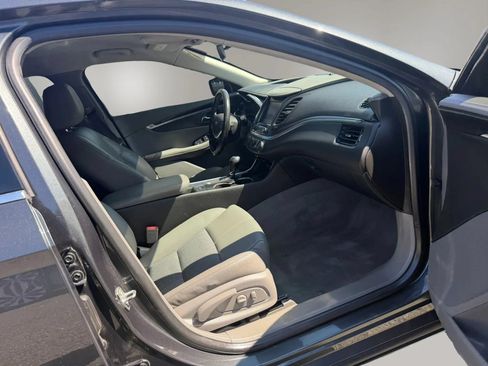 Used 2019 Chevrolet Impala LT FWD image 25