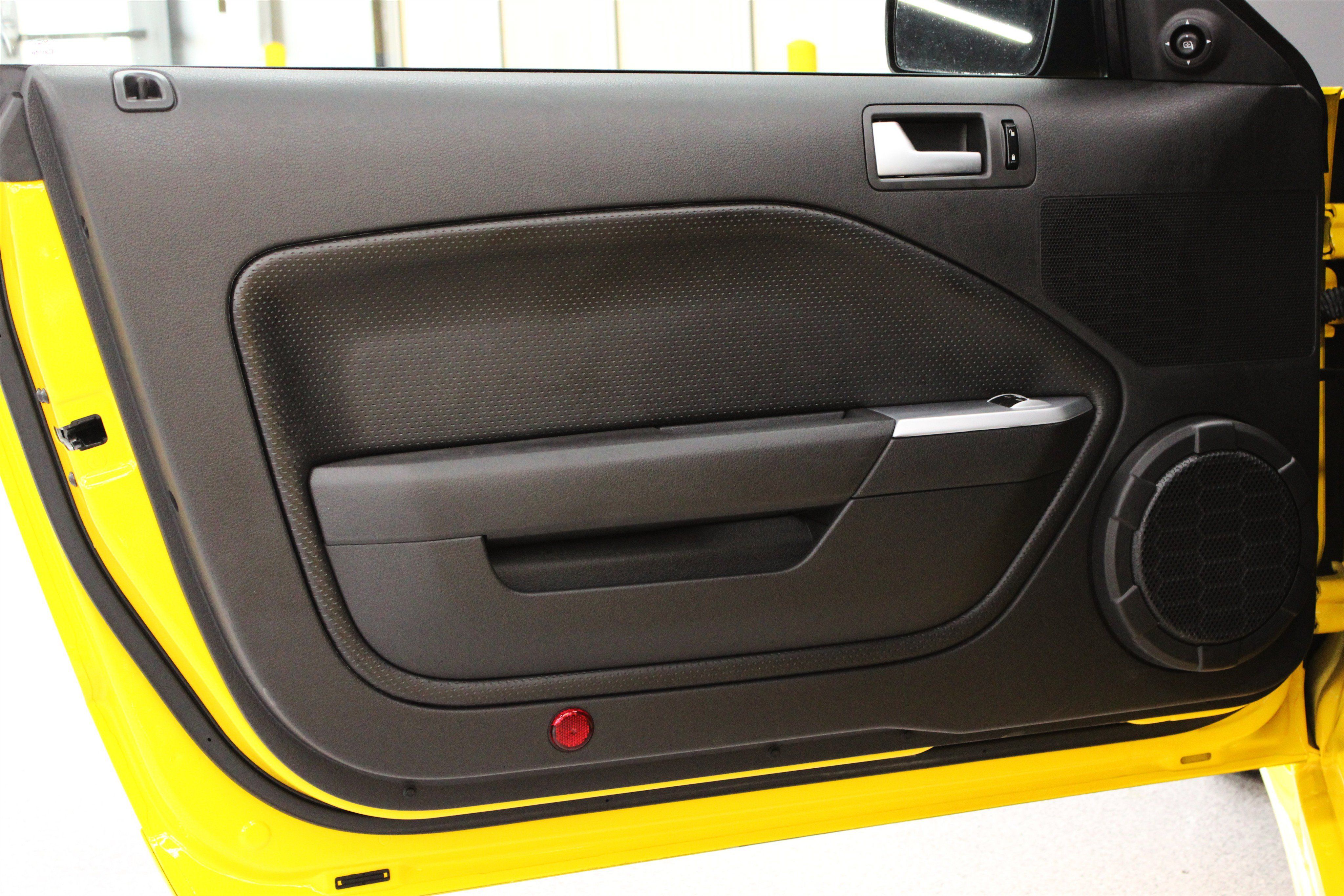 Used 2006 Ford Mustang GT RWD image 6