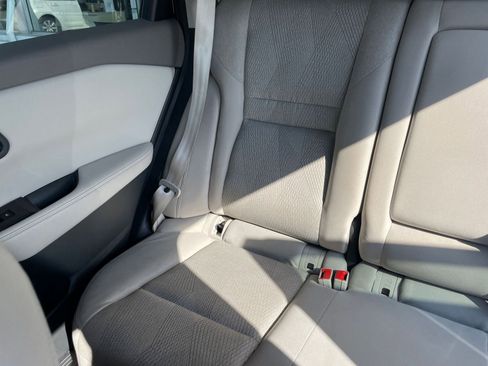 Used 2025 Nissan Rogue SV image 39