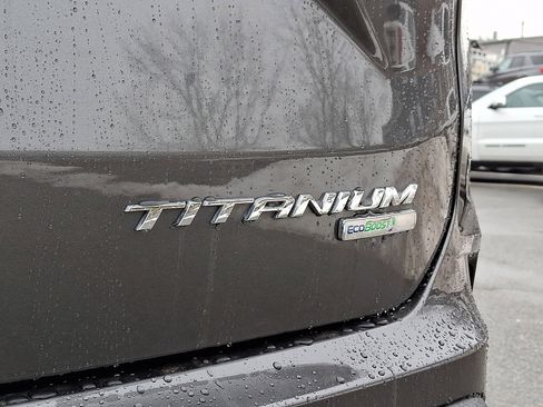 Used 2019 Ford Edge Titanium image 31